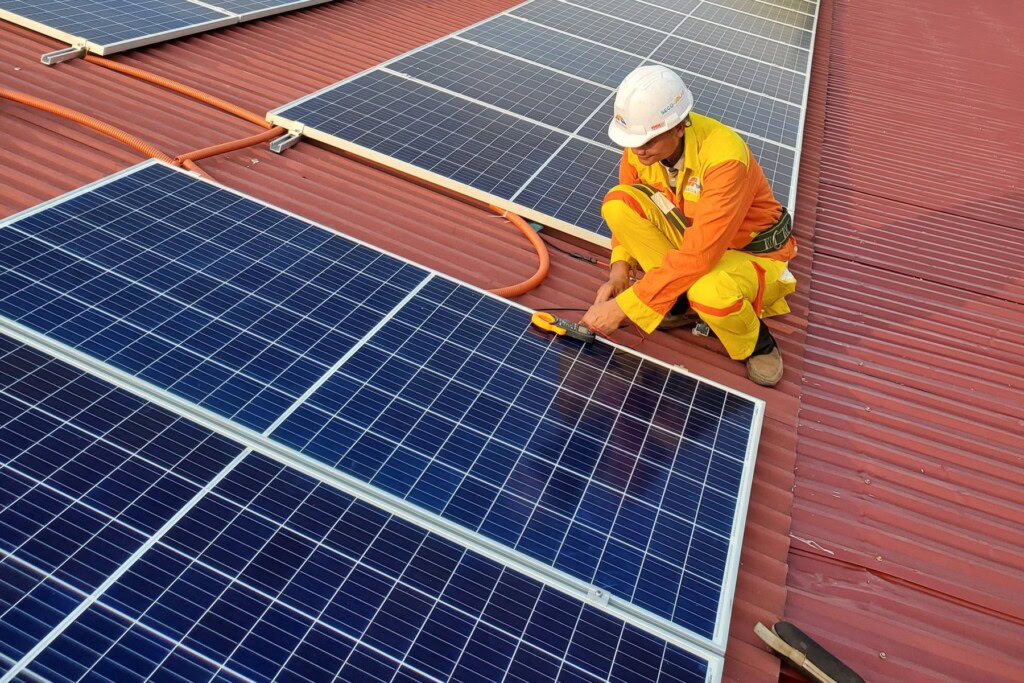 Choosing the right solar panels for your business may seem like a difficult step, but a reliable company can make your job easier