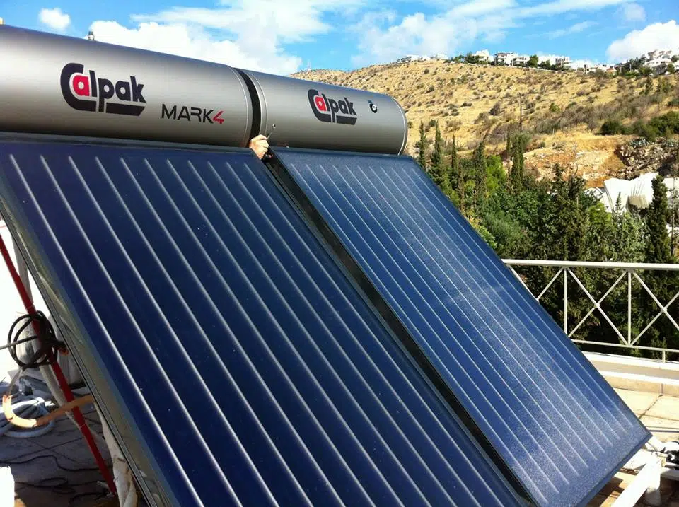 Evacuated tube solar panels