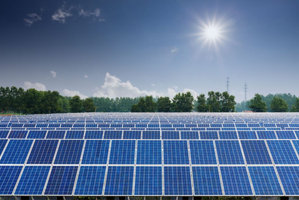 Optimize your business - 5 reasons to choose solar energy