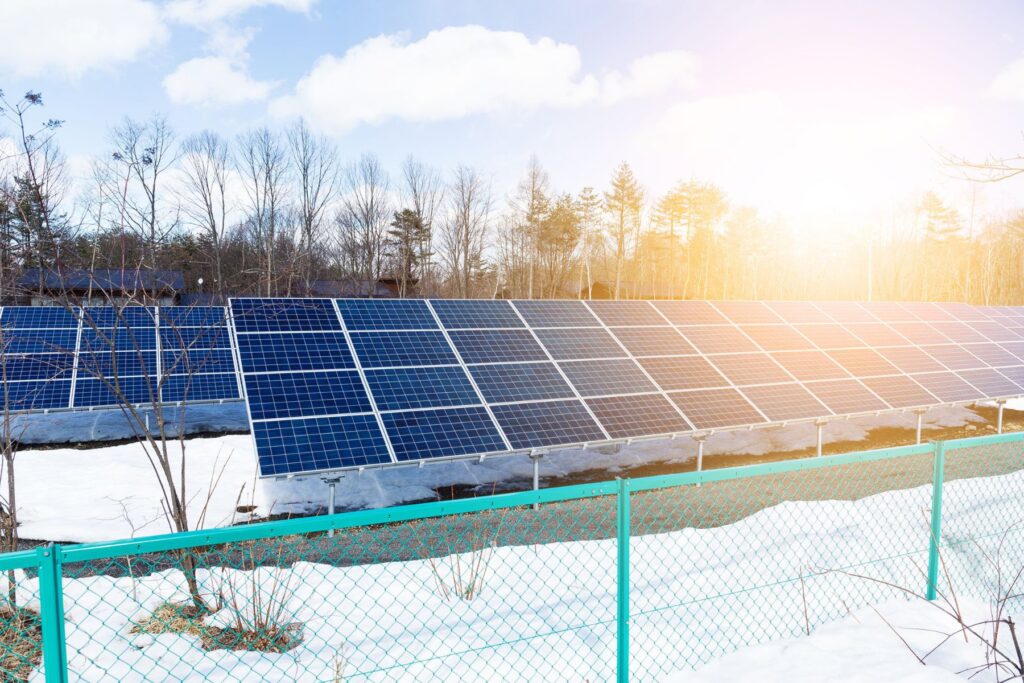 Photovoltaic panels in winter: operation and maintenance