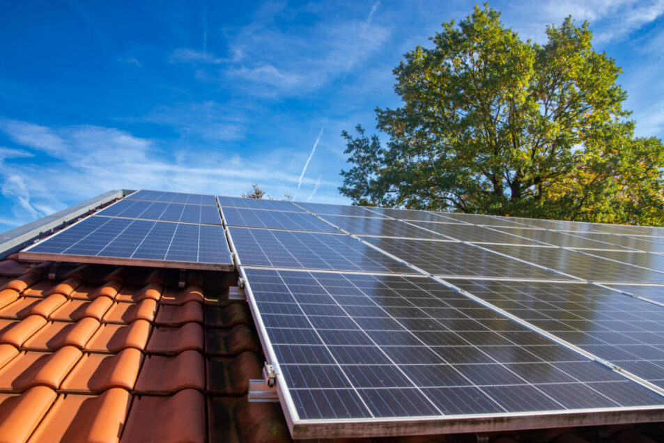 Take advantage of the sun and buy your first kit of photovoltaic panels